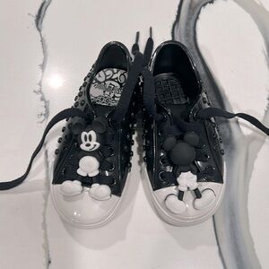 Mini Melissa size 7 black shoes